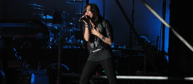 डेमी लोवाटो